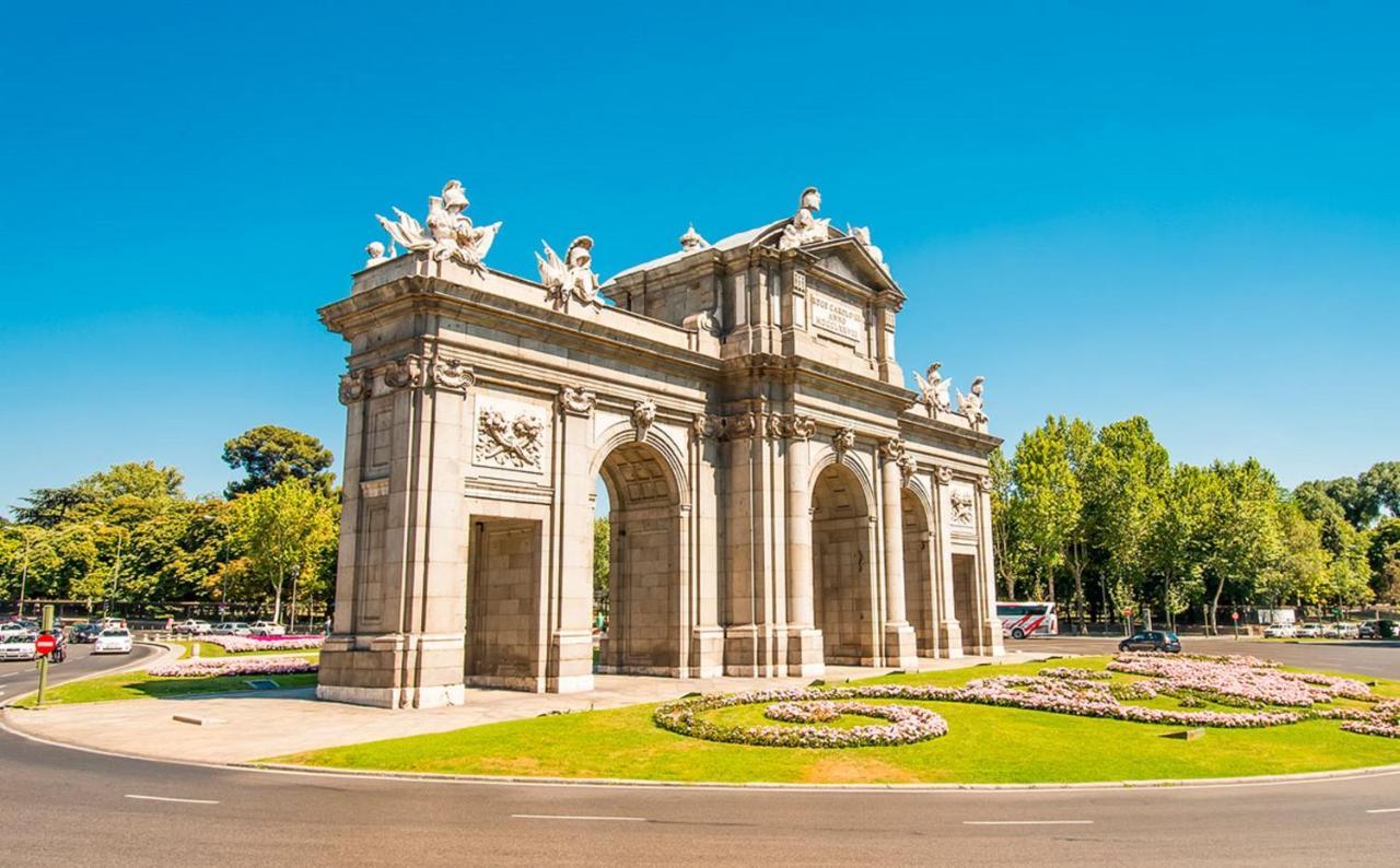 Adosado Cerca Plaza Castilla - Apartamento Cuzco Madrid Exteriör bild