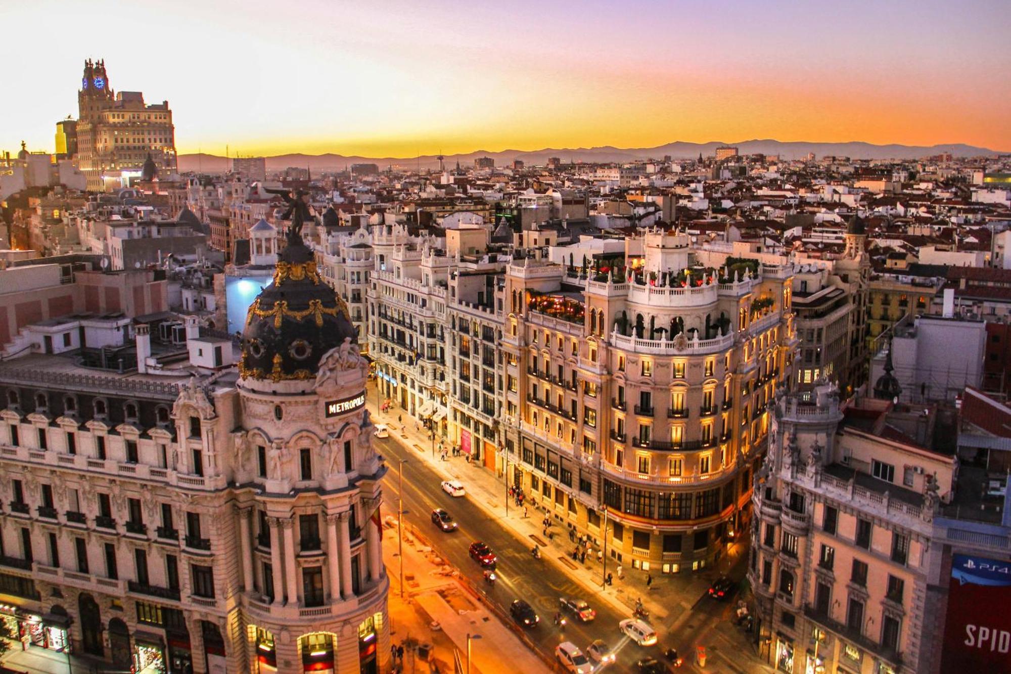 Adosado Cerca Plaza Castilla - Apartamento Cuzco Madrid Exteriör bild